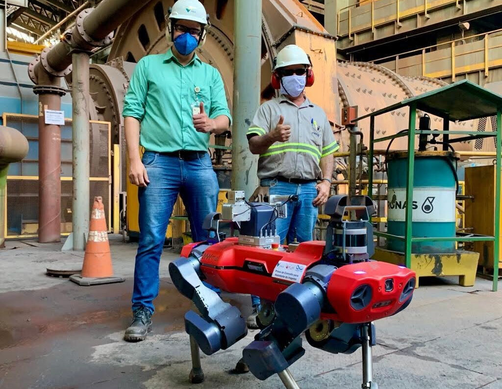 The team at Vale's Cauê Mine in Brazil heads into the processing site while ANYmal prepares to begin its autonomous inspection mission.