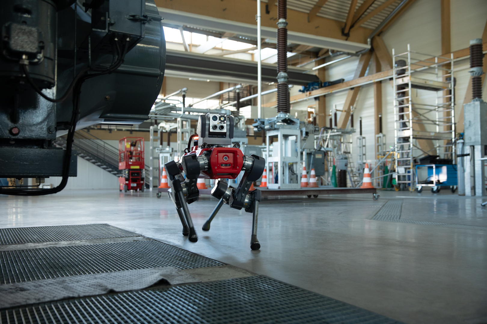 Роботы-собаки Boston Dynamics вышли на охрану дата-центров